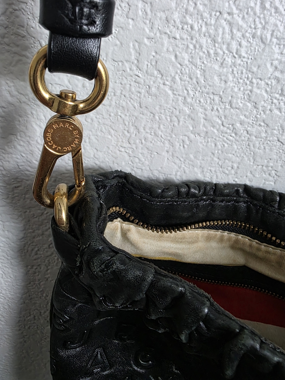Marc Jacobs Cross Body Bag with Gold Hardware As Is - Picture 5 of 8